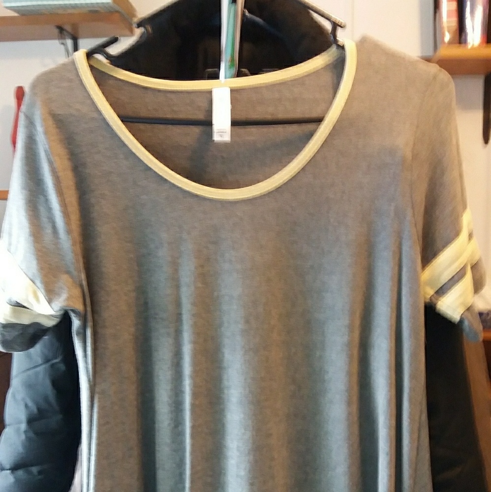 LuLaRoe Perfect T